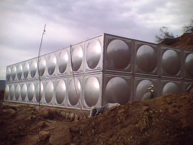 拼裝不銹鋼水箱施工案例